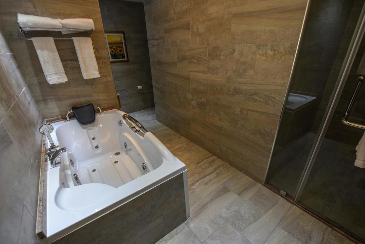 Casa Solada Hotel カンパラ エクステリア 写真